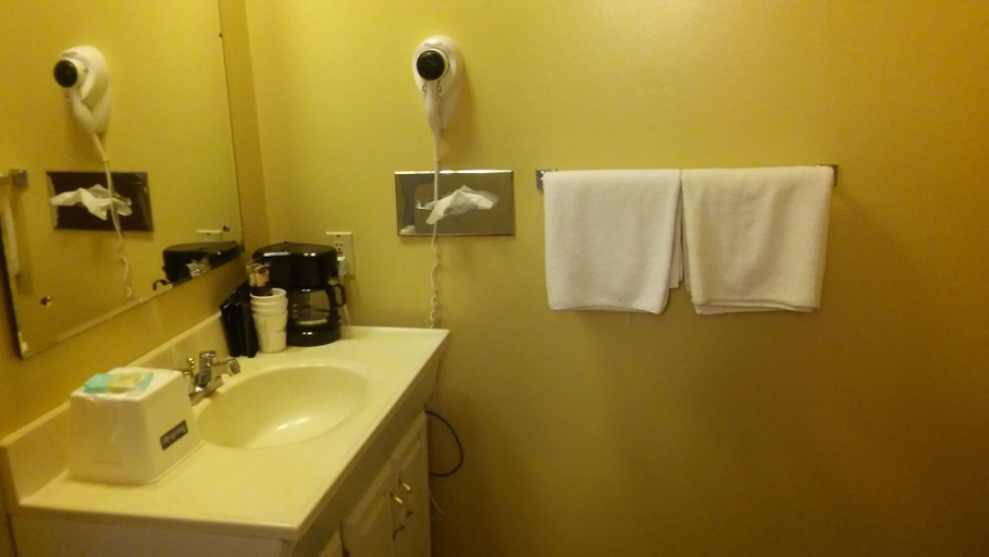 Bathroom 3, Studio Apartments, Logan