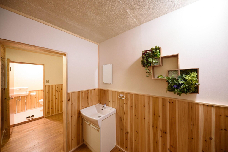 Bathroom 4, Yufuin Ryokan Okaeri, Yufu