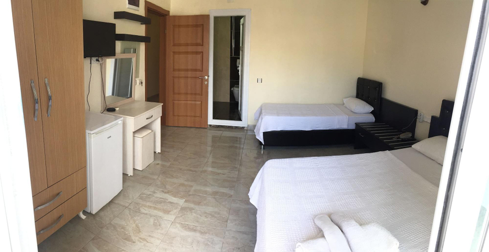 Bedroom 4, Holiday Hotel, Silifke