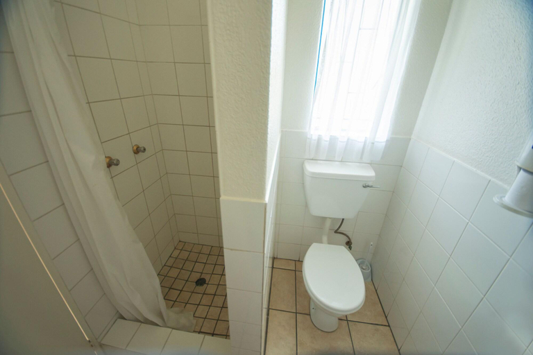 Bathroom 4, Ecomotel O.R Tambo Intl, Ekurhuleni