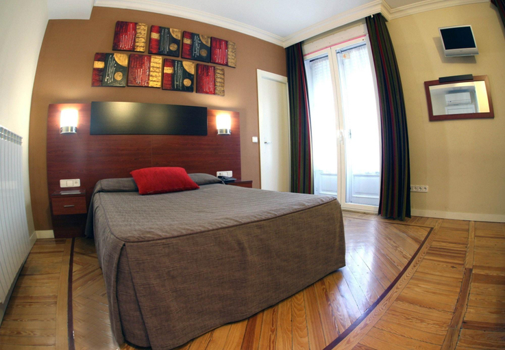 Bedroom 3, Hostal Sol Square Madrid, Madrid