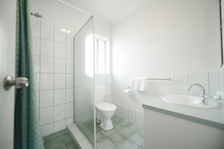 Bathroom 4, The Jetty Resort, Esperance