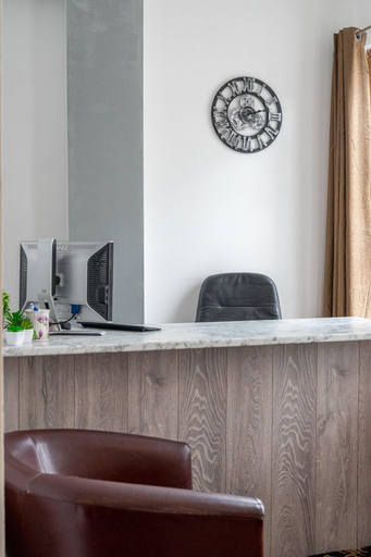 Public Area 3, Isledon Hotel, London