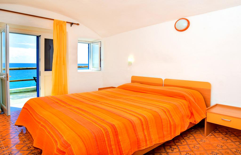 Bedroom 4, Hotel Regina del Mare, Napoli