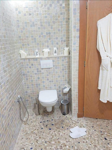 Bathroom 4, Julius Hotel, El Jem