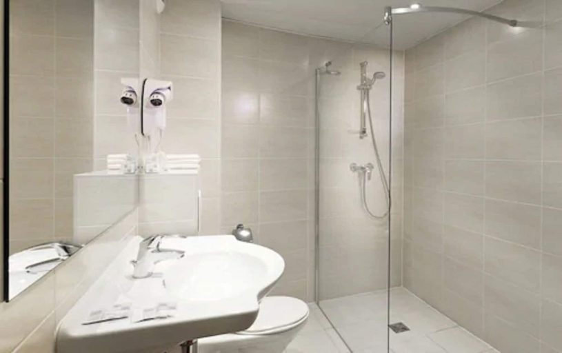 Bathroom 5, Hotel Madeleine de Senlis Paris, Paris
