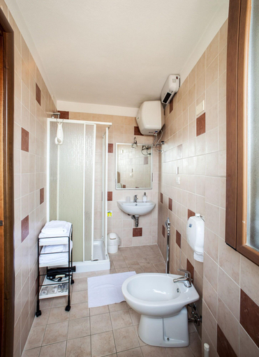 Bathroom 4, Studio Apartments Centro Storico Via Manno, Cagliari