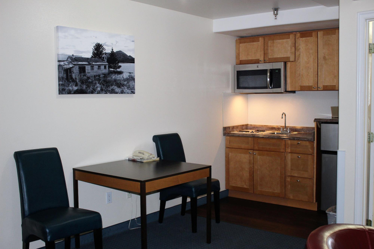 Bedroom 3, Puffin Inn, Anchorage
