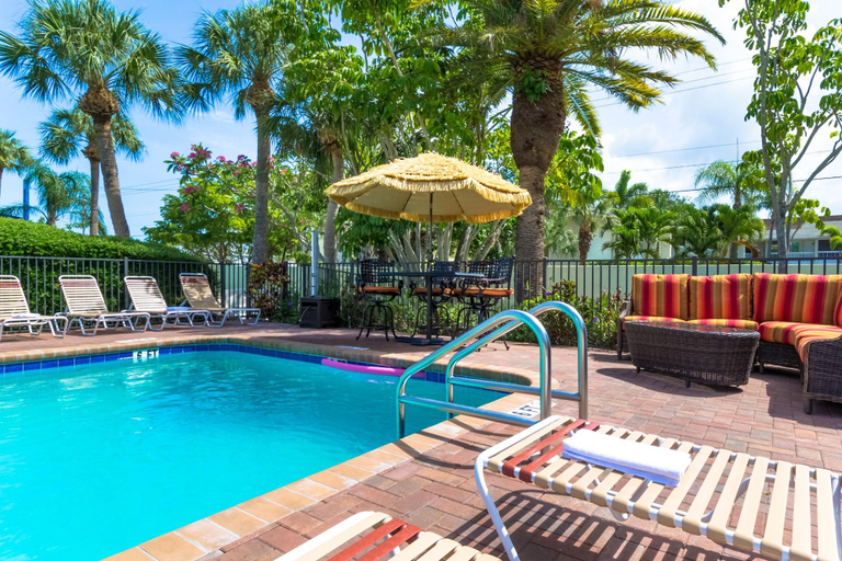 Sport & Beauty 2, Tropical Beach Resorts, Sarasota