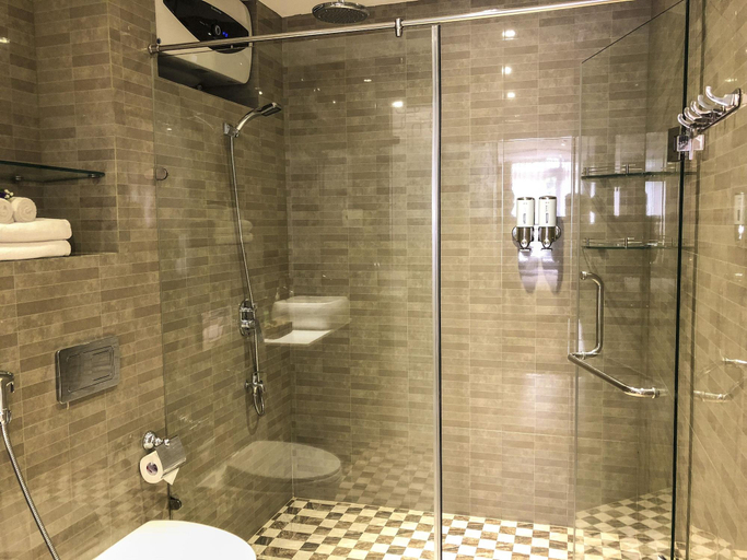 Bathroom 4, Golden Queen Aparthotel, District 1