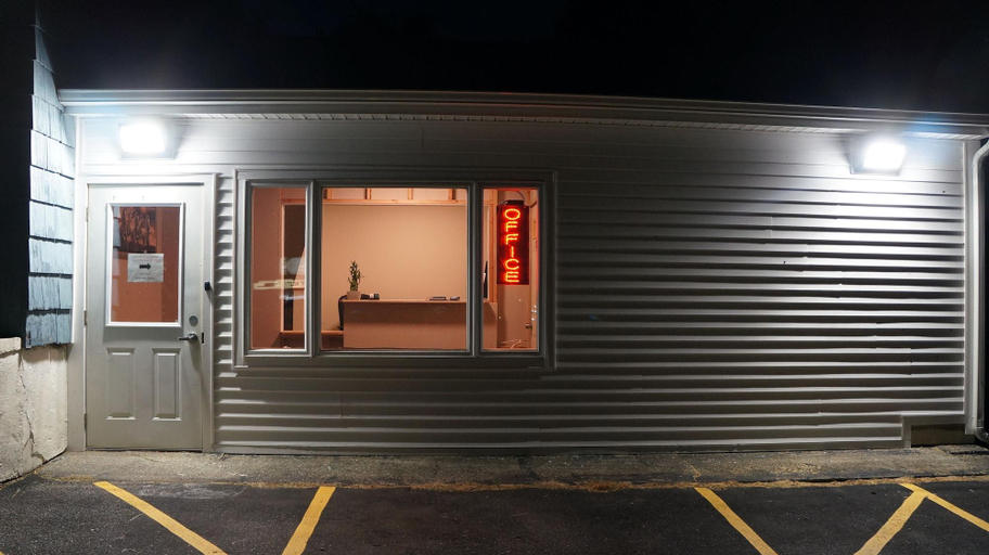Public Area 2, Oakdell Motel, New London