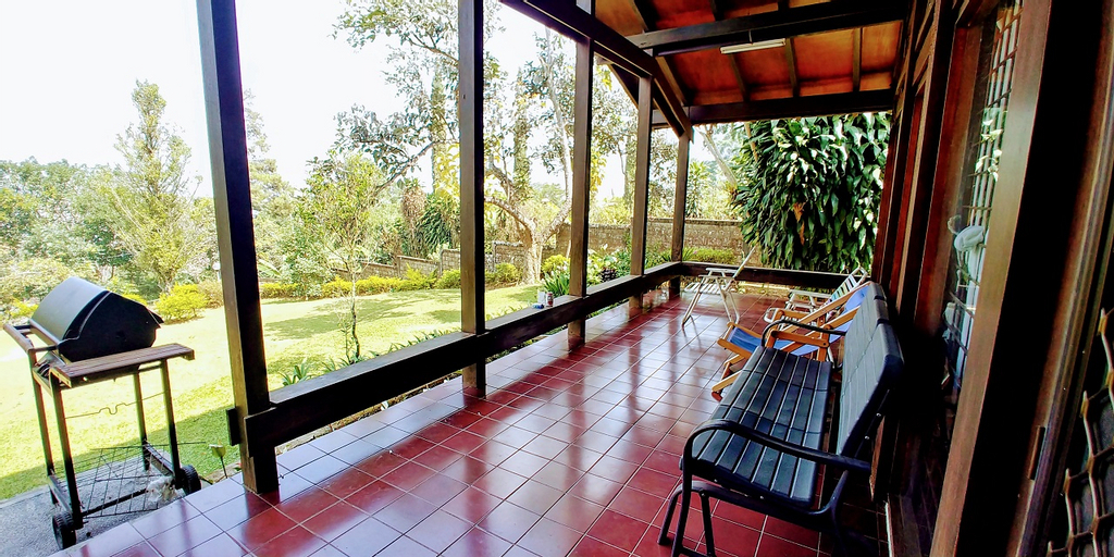 Villa Yaputra Puncak 4BR 10-persons, Bogor