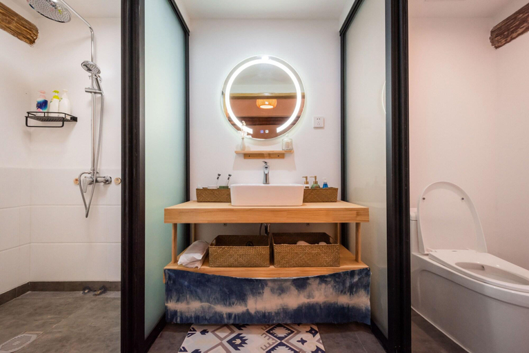 Bathroom, Dali Orchard Suites, Dali Bai