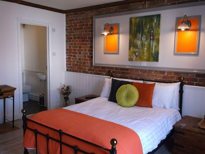 Bedroom 2, The Chichester Inn, West Sussex