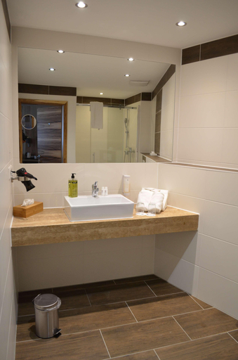 Bathroom 4, Premier Inn Lindau, Lindau (Bodensee)