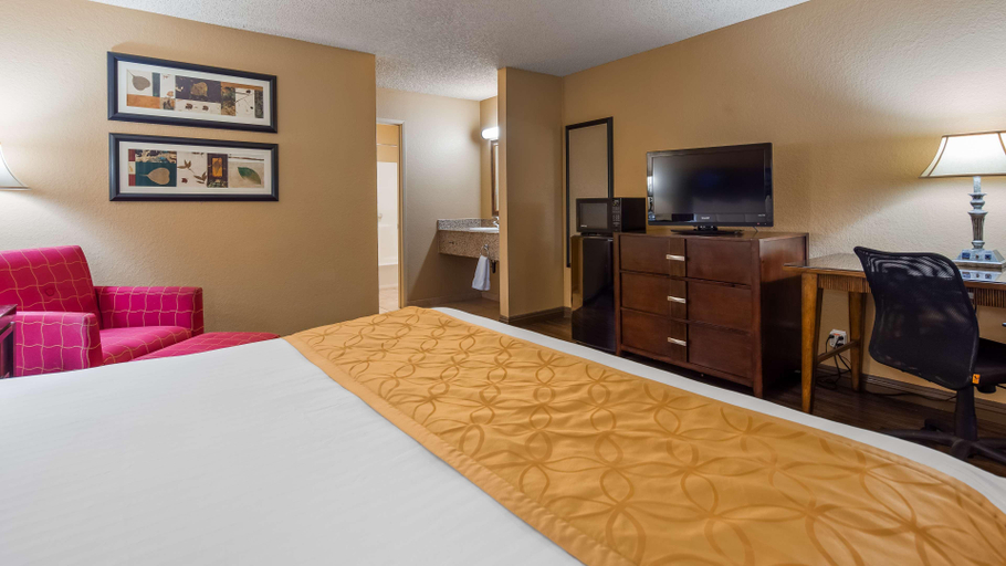 Bedroom 3, SureStay Plus by Best Western San Bernardino South, San Bernardino