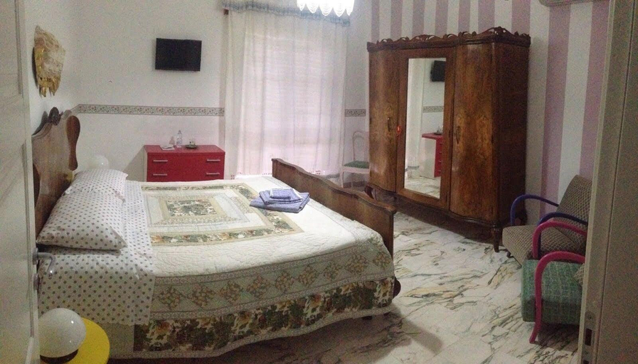 Bedroom 5, B&B Falcone, Cosenza