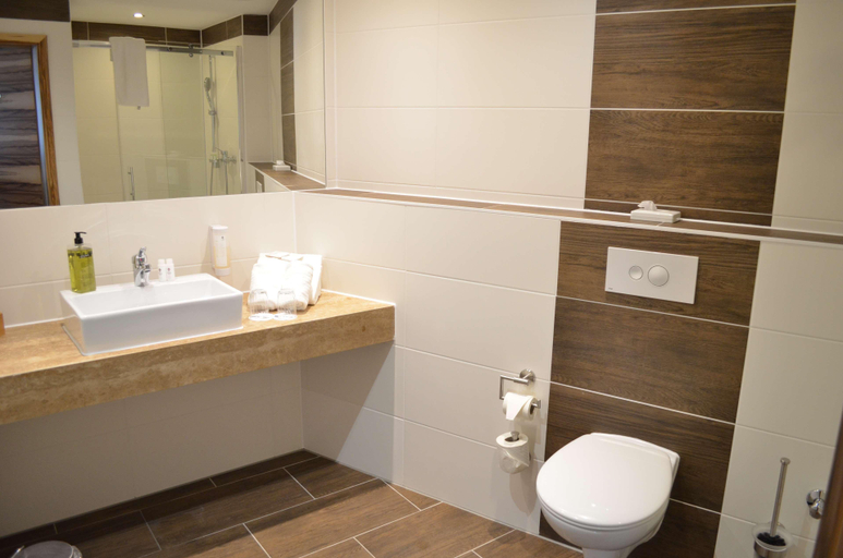 Bathroom 4, Premier Inn Lindau, Lindau (Bodensee)