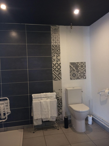 Bathroom 3, La Route des Vins, Rhône