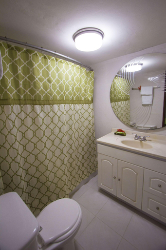 Bathroom 5, Ideal Villa Hotel, Port-au-Prince