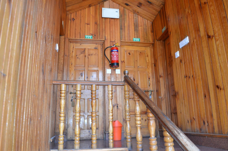 Public Area 2, Hotel Palestine, Anantnag