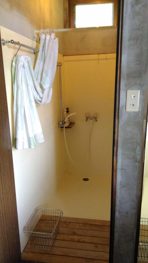 Bathroom 5, Hotel Hibiscus - Hostel, Miyakojima