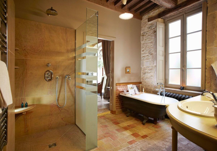 Bathroom 4, Chez Les Fatien, Côte-d'Or