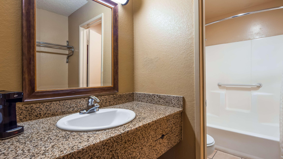 Bathroom 4, SureStay Plus by Best Western San Bernardino South, San Bernardino