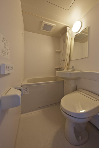 Bathroom 4, Bird Hostel, Kyoto