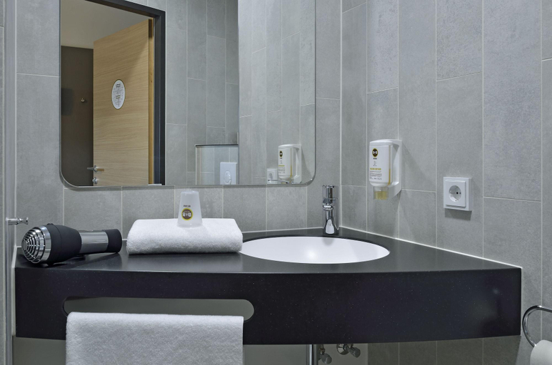 Bathroom 4, B&B Hotel Graz City-Süd, Graz