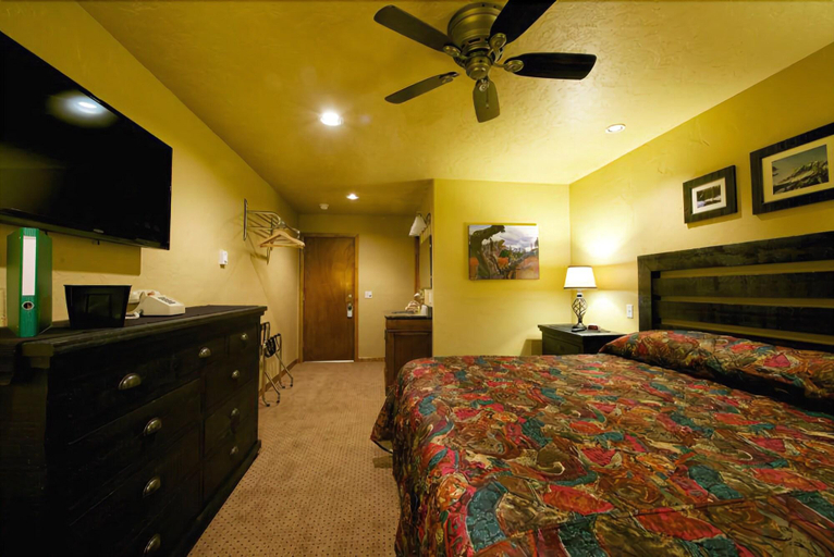 Public Area 2, Soda Butte Lodge, Park