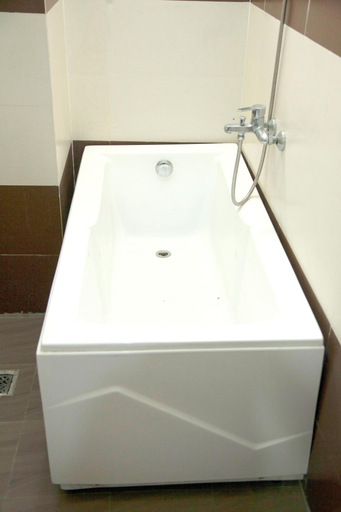 Bathroom 5, Hoang Thuy Sinh Hotel, Da Nang