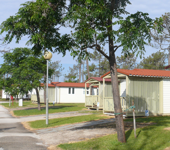 Exterior & Views 4