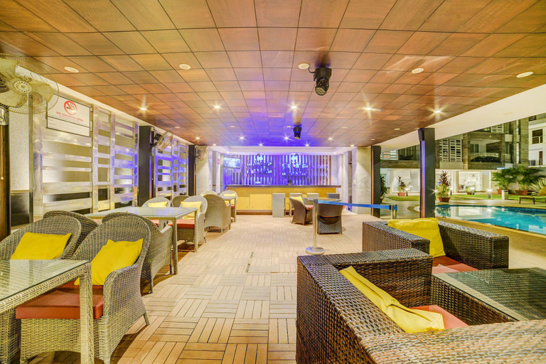 Food & Drinks 5, Fabhotel King S Court, North Goa
