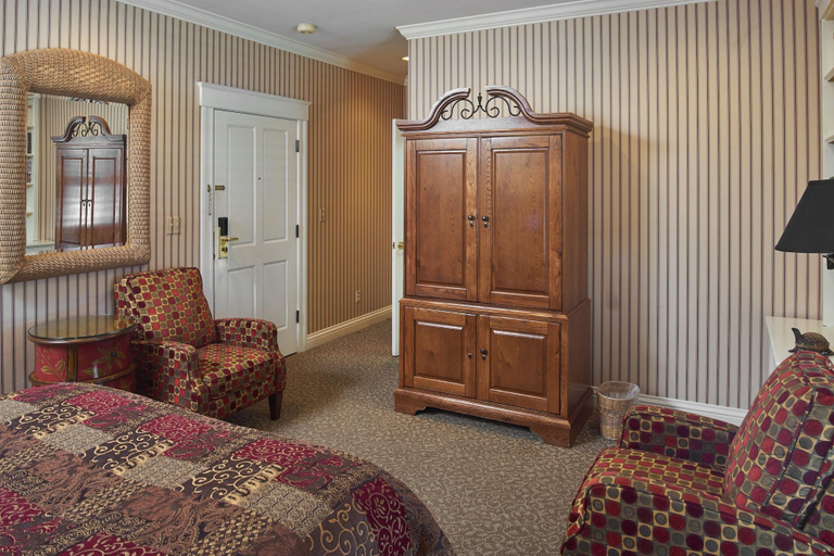 Public Area 2, Hotel Mac, Contra Costa