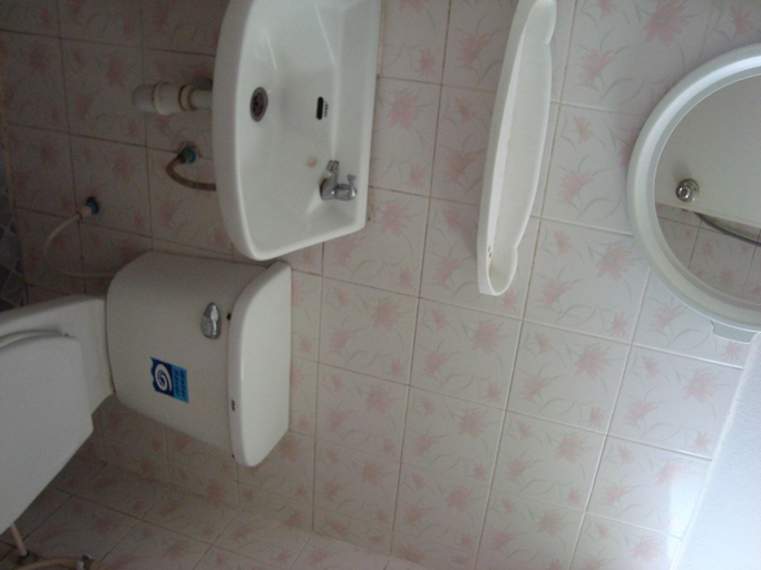 Bathroom, Kech Kewalin House, Muang Chiang Mai
