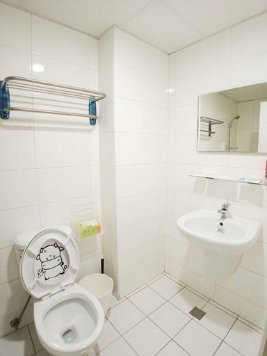 Bathroom 4, Ming A-Chai, Tainan
