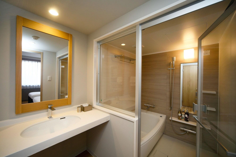 Bathroom 4, Hot Cross Point Santa Monica, Miyakojima