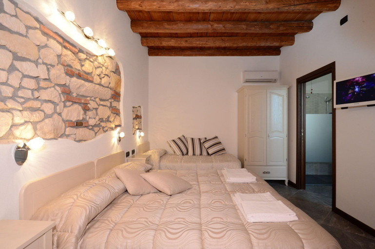 Bedroom 2, CQ Rooms Verona, Verona