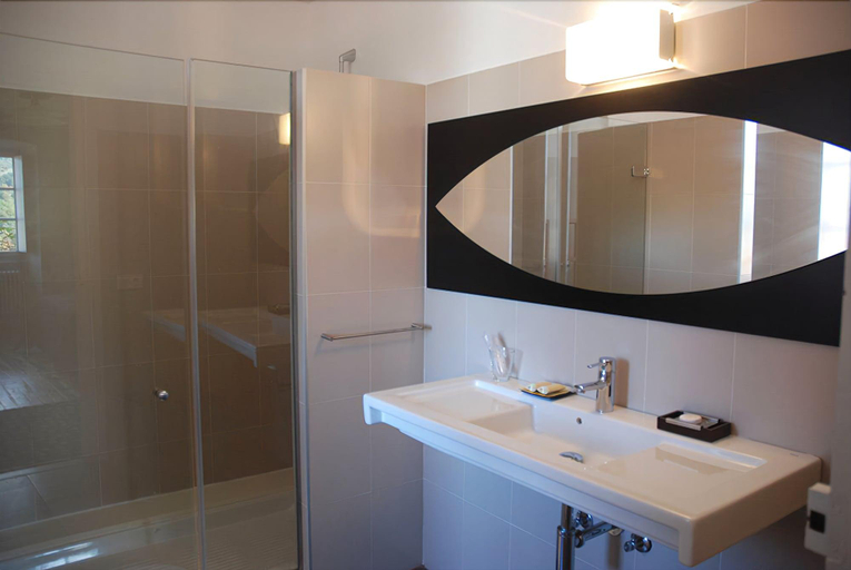 Bathroom, Zilbetinea, Navarra
