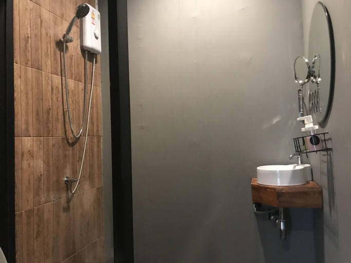 Bathroom 5, La Malila Hostel, Muang Udon Thani