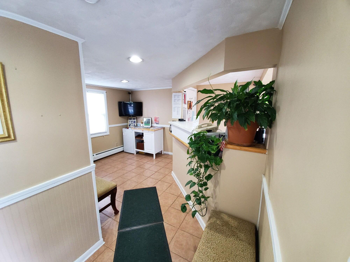 Public Area 3, Founder's Brook Motel and Suites, Newport