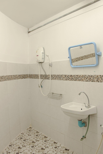 Bathroom 4, Ploynam Homestay, Amphawa