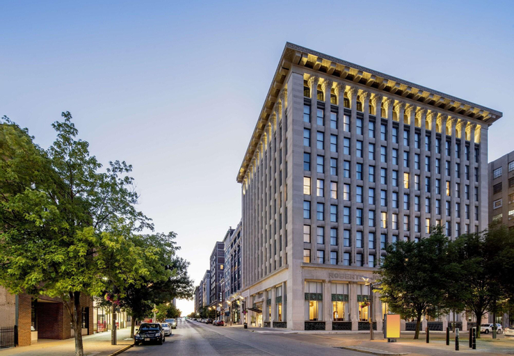 The Last Hotel, Saint Louis
