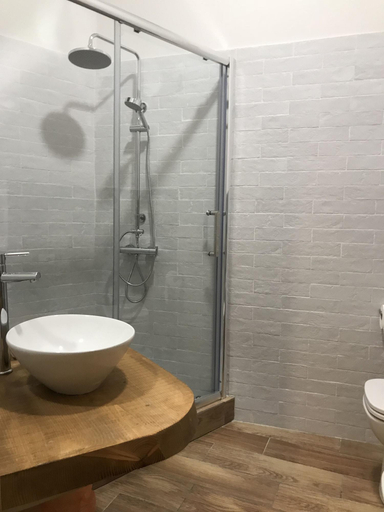 Bathroom 5, Terrazza Carlo terzo, Napoli