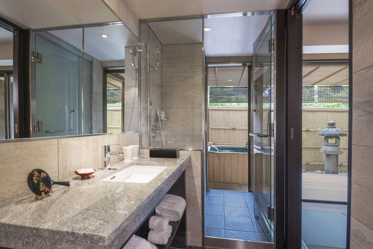 Bathroom 2, Suiran, A Luxury Collection Hotel, Kyoto, Kyoto