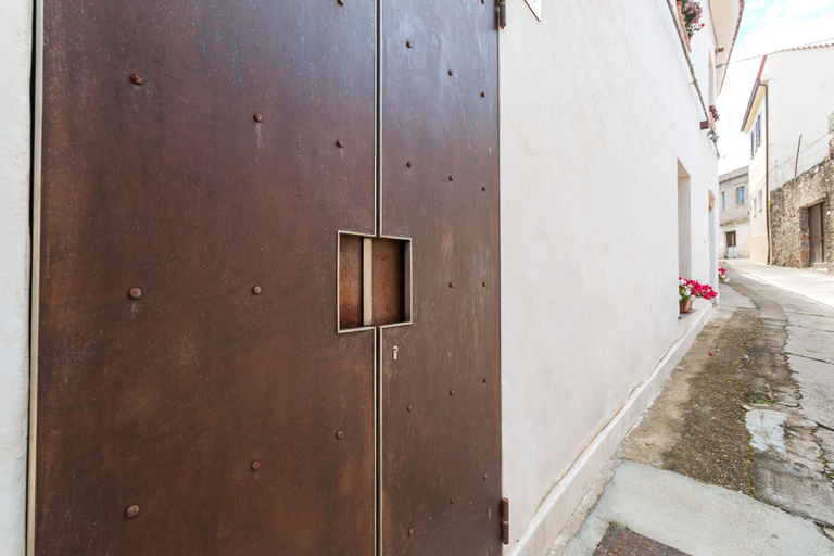 Public Area 3, Domo Pro Vois, Nuoro
