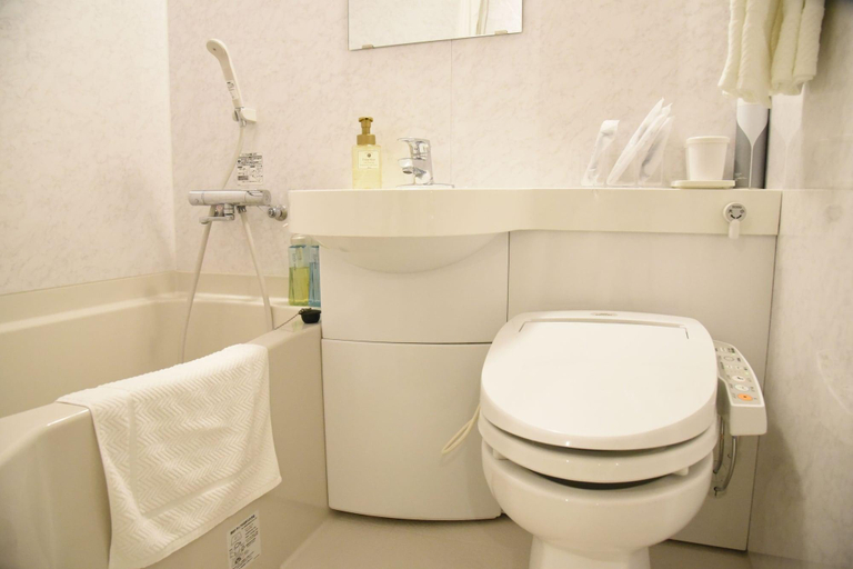 Bathroom 4, Miyazaki Daiichi Hotel, Miyazaki