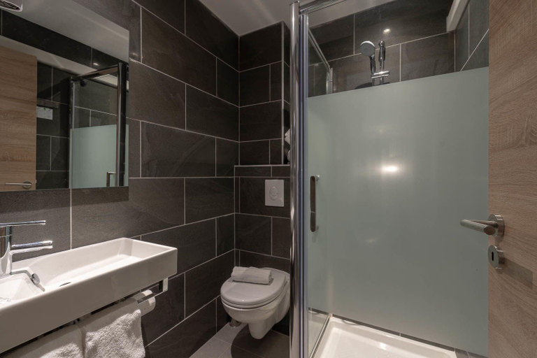 Bathroom 4, Hôtel Cala di l'Oru, Haute-Corse