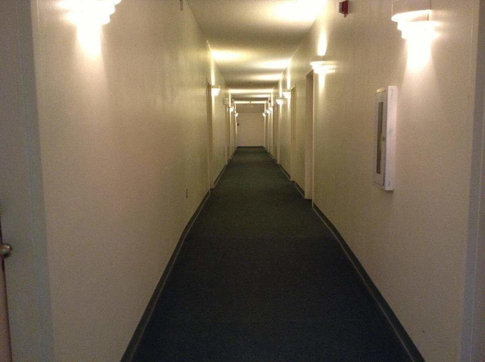 Public Area 2, Royal Star Motor Inn, Division No. 17